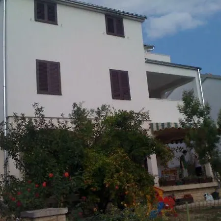 Apartman Urem *