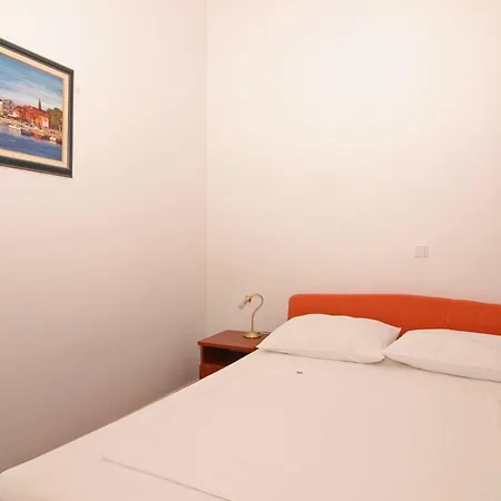 Urem Apartman Biograd Na Moru
