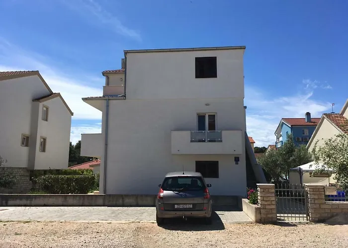 Urem Lägenhet Biograd Na Moru