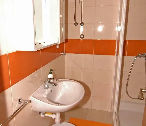 アパート Urem ビオグラード・ナ・モル